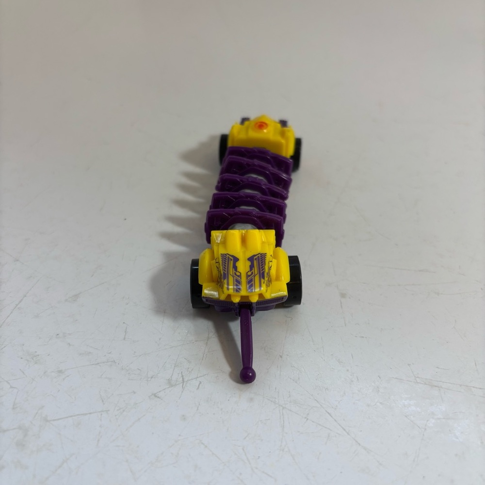 Hot Wheels 2013 mutant machines Scorpion yellow and purple coloured - Picture 3 of 10